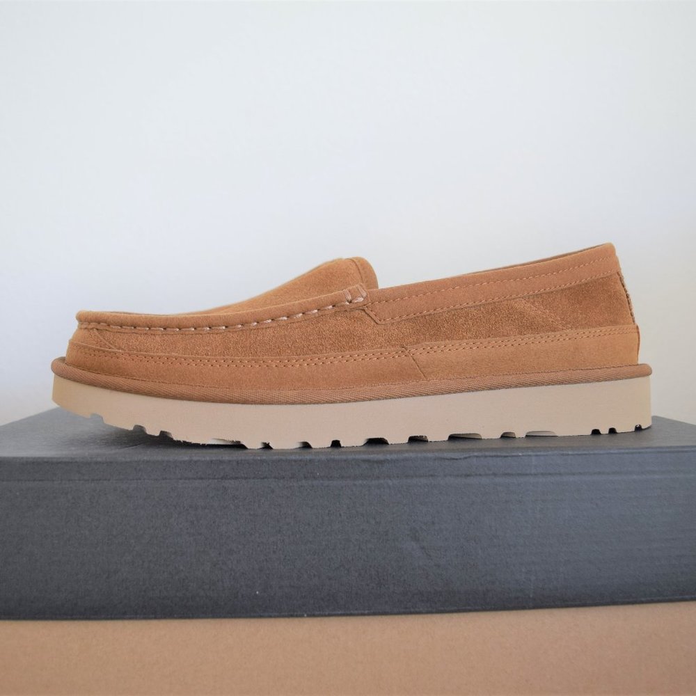UGG Men's Suede Dex slippers Size 9